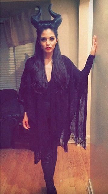 These top 10 costumes for women are sexy and FIERCE Diy Fantasia, Make Up Diy, Meme Costume, Halloweenský Makeup, Maleficent Costume, Popular Costumes, Diy Halloween Costumes For Women, Diy Kostüm, Diy Halloween Costumes Easy