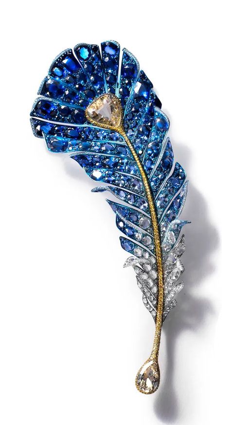 Cindy Chao, Feather Brooch, Diamond Brooch, A Level Art, Classy Jewelry, Blue Jewelry, High Jewelry, Cuff Bracelets, Jade