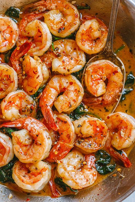 Garlic Butter Shrimp Recipe with Spinach - #shrimp #recipe #eatwell101 - These delicious, buttery, garlicky shrimp is the perfect base for a dinner everyone will love! - #recipe by #eatwell101® Juicy Shrimp Recipe, Spinach And Shrimp Recipes Healthy, Shrimp Spinach And Mushroom Recipes, Sauteed Spinach And Shrimp Recipes, Spinach And Shrimp Recipes, Shrimp Spinach Recipes, Shrimp And Spinach Pasta, Shrimp And Sauteed Spinach, Shrimp And Spinach Recipes