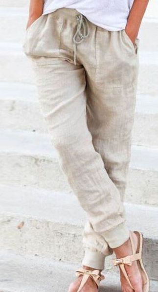 Love these linen pants. The style is adorable, and the cut gives them more structure than your average lounge wear. Classy! Kain Linen, Celana Fashion, Casual Linen Pants, Linen Drawstring Pants, Cotton Linen Pants, Linen Pants Women, Tapered Pants, Women Pants Casual, Linen Women