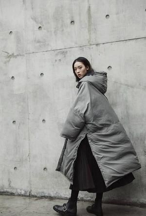 757f843a169cc678064d9530d12a1881desc39893700ri Oversized Puffer Coat, Dramatic Fashion, Oversized Puffer, Oversized Coat, Professional Design, Down Coat, Winter Wear, Puffer Coat, T Shirt Dress