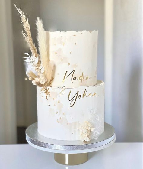 Wedding Cake Gold Leaf, Wedding Cake Minimalist, Boho Wedding Cake, Wedding Cake Pictures, Luxury Cake, Wedding Cake Photos, Wedding Planning Decor, Wedding Anniversary Cake, Wedding Design Decoration