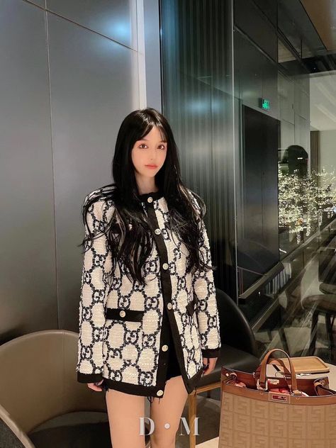 Gucci Accessories Women, Gucci Winter Outfit, Gucci Female Outfits, Women Gucci Outfit, Gucci Outfit Women, Gucci Coat Women, Gucci Outfits Women Casual, Gucci Women Outfit, Gucci Casual Outfit