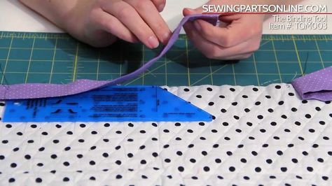 Binding Tool, Binding Tutorial, Quilting Videos, Quilting Tools, Quilt Border, Quilt Binding, Star Quilt Patterns, Missouri Star Quilt, Heart Quilt