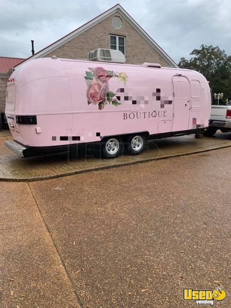 Mobile Boutique Ideas, Boutique Trailer, Traveling Boutique, Mobile Fashion Truck, Pink Trailer, Mobile Beauty Salon, Fashion Truck, Mobile Beauty, Accessories Business