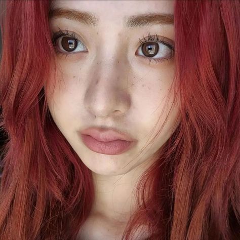 le sserafim huh yunjin lq icons aesthetic Yunjin Kim, Yunjin Icon, My Father's Daughter, Makeup Face Charts, Best Duos, I Love Girls, Makeup Inspiration, Red Hair, Pretty People