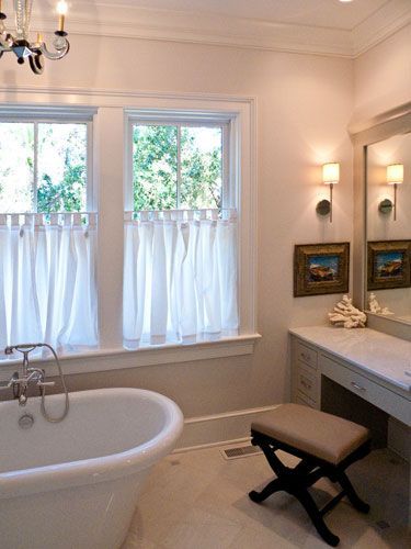 Half Curtain Bathroom Half Curtain Window, Half Curtain Ideas, Farmhouse Bathroom Window, Half Baths Ideas, Roman Shades Bathroom, Windows Farmhouse, Bathroom Valance, Half Window Curtains, Window Remodel