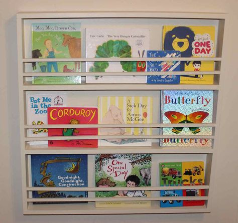 Bookshelf Diy, Desk Makeover Diy, Creative Kids Rooms, Diy Bookshelf, Kids Clothes Diy, Book Displays, Kids Deco, Diy Baby Gifts, Bookshelves Kids