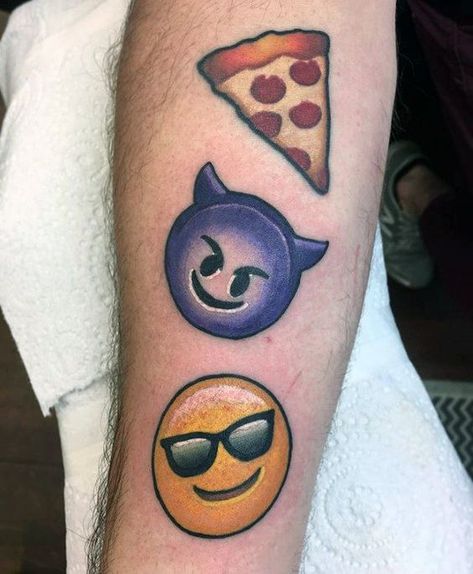 Emoji Tattoos For Men, Emoticon Tattoo, Emoji Tattoo Ideas, Emoji Tattoo, Aesthetic Tattoos, Tattoo Templates, Red Tattoos, About Tattoo, Tattoo Videos