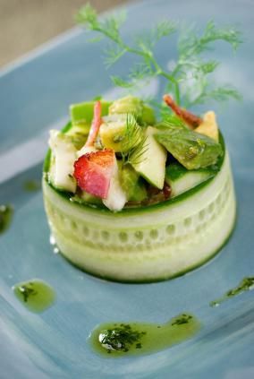 Fancy Avocado Apple Salad – SheKnows Cooking Activities For Kids, Salad Presentation, Fancy Food Presentation, Fancy Salads, Cooking Activities, Veggie Spring Rolls, Salad Cake, Gourmet Food Plating, Food Plating Techniques