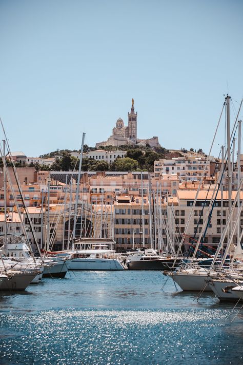 13 Most instagrammable photo spots in Marseille - The Ginger Wanderlust Marseille Travel, Photo Course, Background Reference, France City, Oc Stuff, Paris Vacation, Port City, Waterfront Restaurant, Places In Italy