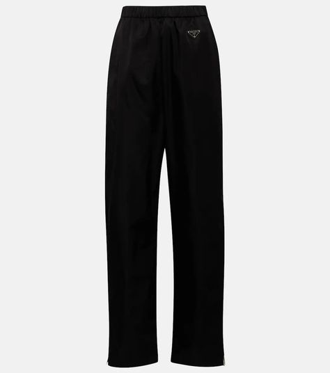 Prada Pants, Prada Nylon, Black Trousers, Cute Simple Outfits, Pants Straight, Straight Pants, London Fashion, Simple Outfits, Short Pants