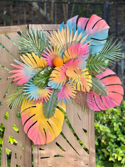 Tropical Party Diy Decoration, Summer Themed Decorations, Tropical Theme Birthday Party Decor, Spray Painted Palm Leaves, Palm Tree Party Decorations, Tropical Set Design, Tropical Pool Decor, Tropic Like Its Hot Party, Tropical Party Decorations Ideas