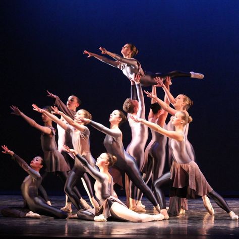 VRDC in ballet "COCOON" Choreography, Kimberly Chapman. Photo Credit: Kelly Millar Neural Pathways, Dance Motivation, Dancer Lifestyle, Dance Picture Poses, Plant Styling, Dancer Photography, Dance Photography Poses, Dance Dreams, Group Dance