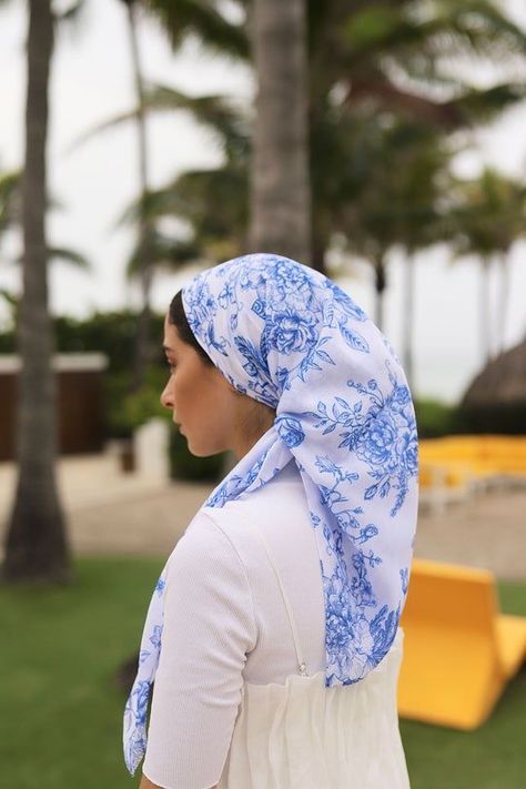 Jewish Women Fashion, Christian Head Covering, Scarf Summer, Floral Toile, Jewish Women, Head Scarf Styles, Summer Scarves, Church Outfits, Summer Prints