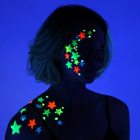 Glow In The Dark Dance Outfit, Glow In The Dark Halloween Costumes, Glow In The Dark Photoshoot, Glow In The Dark Body Painting, Glow In The Dark Face Paint, Glow In The Dark Face Paint Ideas, Glow In The Dark Makeup Ideas, Glow In The Dark Outfit Ideas, Glow In The Dark Outfits