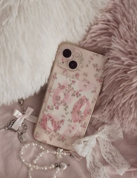 Phone Wallpapers Vintage, Pink Wallpaper Girly, Pink Phone, Iphone Obsession, Pink Iphone Cases, Iphone Cases Cute, Pretty Iphone Cases, Pink Life, Girly Bags