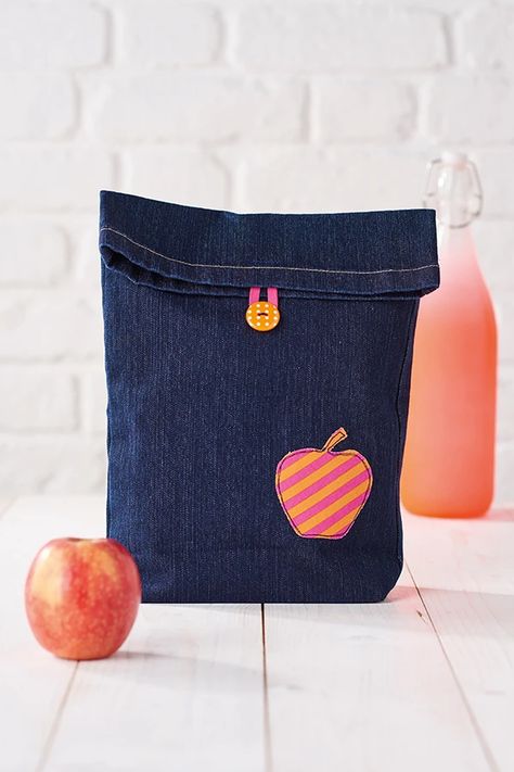 Denim Lunch Bag, Lunch Bags Pattern, Diy Lunch Bag, Sew Halloween Costume, Basic Sewing Kit, Denim Refashion, Simple Lunch, Diy Back To School, Sewing Projects Free