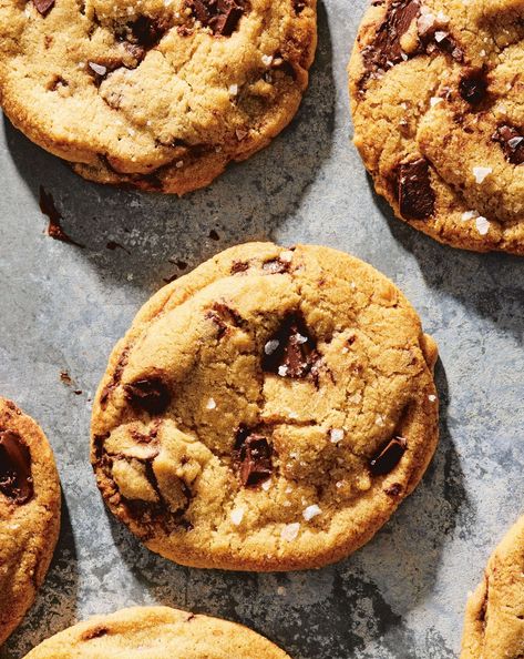 eitan bernath Bourbon Brown Butter Chocolate Chunk Cookies recipe Browned Butter Bourbon Chocolate Chip Cookies, Brown Butter Bourbon Cookies, Tiktok Cookies, Unbaked Cookies, Super Bowl Desserts, Bowl Desserts, Superbowl Desserts, Chocolate Chunk Cookie Recipe, Brown Butter Cookies