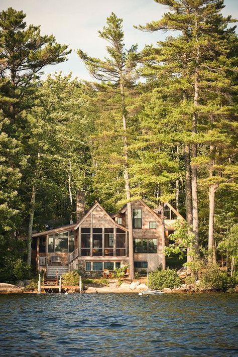 Rustic Cabin Exterior, Rustic Lake Houses, Lake Houses Exterior, Maine Cottage, Cabin Exterior, Haus Am See, Casa Vintage, Residential Architect, Lake Living