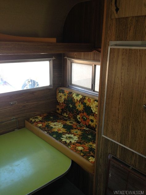 Boler Trailer, Trailer Makeover, Homes On Wheels, Vintage Trailer Interior, Camping Vintage, The Nugget, Vintage Camper Remodel, Tiny Trailers, Trailer Interior