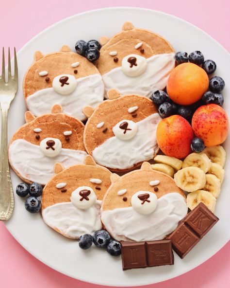 SO cute! Are these corgis or Shiba dog pancakes? Healthy Smoothies For Kids, Resep Smoothie, Breakfast Aesthetic, Kawaii Dessert, Healthy Breakfast Smoothies, Cute Desserts, Healthy Meals For Kids, Breakfast For Kids, Cafe Food