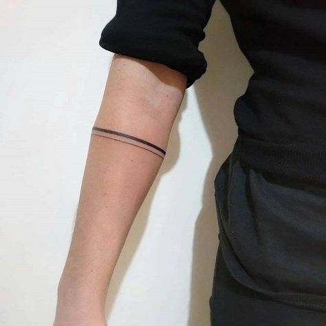 How do you make thick and solid lines when hand poking? Small Words Tattoo, Black Line Tattoo, Famous Art Pieces, Barcelona Tattoo, Solid Line, Hand Lines, Stick N Poke Tattoo, Hand Poked Tattoo, Arm Band Tattoo