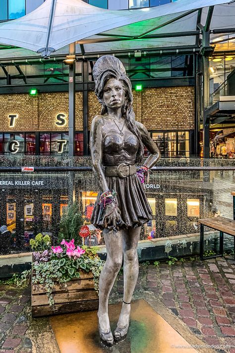 Amy Winehouse statue Best Places In London, Camden Lock, Punk Shop, Camden Market, Camden London, Camden Markets, Camden Town, Madame Tussauds, London Places