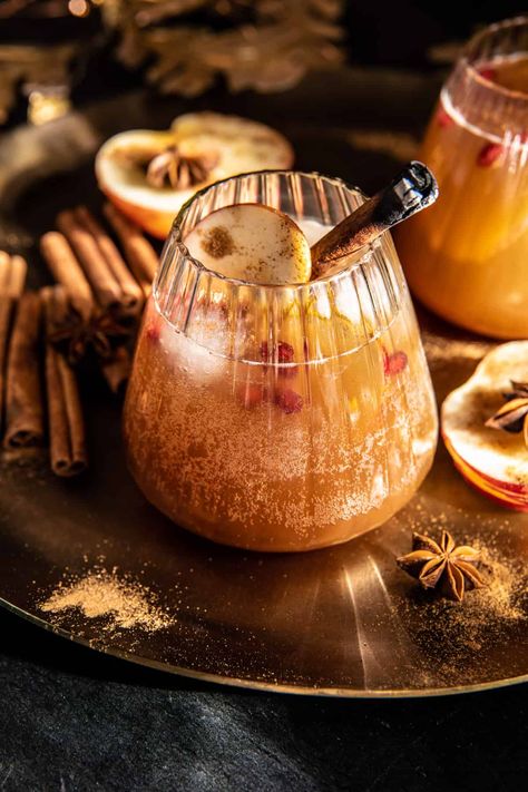 Cinnamon Apple Bourbon Smash, Salads Fall, Fall Whiskey Cocktails, 2024 Cocktails, Thanksgiving Cider, Fun Holiday Cocktails, Drinks Thanksgiving, Fall Salads, Holiday Cocktail Recipes