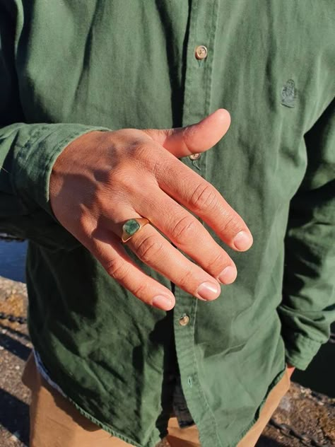 Crystal Rings For Men, Mens Emerald Jewelry, Signet Ring Mens, Emerald Signet Ring Men, Man Signet Ring, Men Jewelry Rings, Mens Stone Ring, Men Emerald Ring Gold, Emerald Ring Design For Men