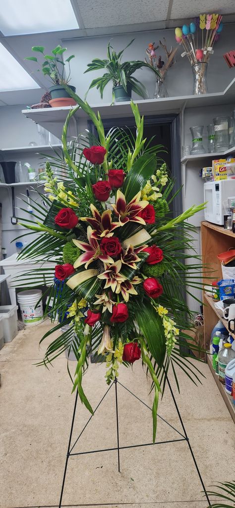 Memorial Service Decorations, Memorial Arrangements, Valentine Flower Arrangements, Floral Design Classes, Flower Arrangement Designs, Christmas Flower Arrangements, Silk Floral Arrangements, Church Flowers, Flowers Arrangements