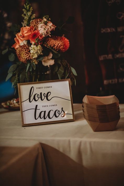 Wedding Taco Bar Ideas, Taco Bar Ideas, Taco Bar Wedding, Bar Wedding Reception, Taco Love, Rehearsal Dinner Decorations, Wedding Reception Food, Wedding Buffet, Taco Bar