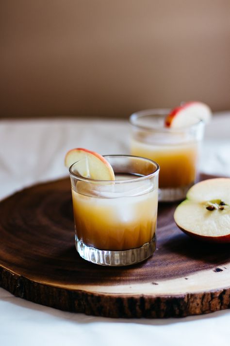 Cider Old Fashioned, Whiskey Apple Cider, Apple Cider Whiskey, Bourbon Bar, Tater Tot Casserole, Michelada, Bourbon Cocktails, Kentucky Derby Party, Mixed Drinks Recipes