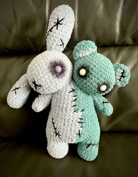 Crochet a Two-Headed Teddy Plushie Amigurumi, It’s Cute and Demented! | KnitHacker Plushie Bunny, Diy Plushies, Forgotten Things, Crochet Plushies, Bear Halloween, Animal Humour, Halloween Crochet Patterns, Plushie Patterns, Crochet Tips