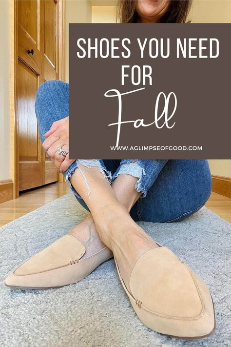 All the feels of fall for your feet! Flats, booties, sneakers, loafers –even a pair for the snow– 👠👟👠 #fallshoes #shoeshopping #chapter50 #style40 #styleat40 Fall Flat Shoes Women, Flat Winter Shoes For Women, Flats For Winter, Fall Flats For Women, Women’s Fall Shoes, Essential Fall Shoes, Fall Casual Shoes, Winter Outfit Dressy, Fall Shoes Flats