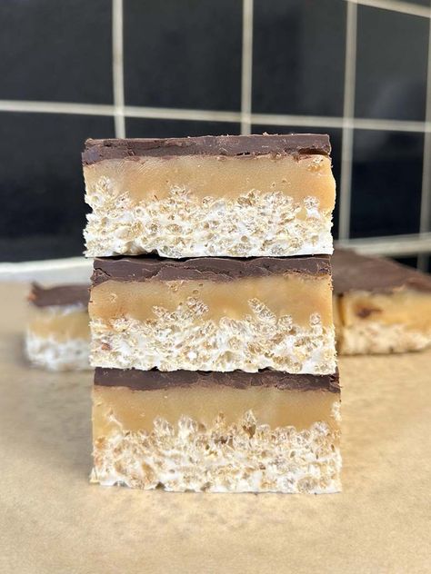 Millionaire Rice Krispies, Million Dollar Rice Crispy Bars, Rice Krispie Millionaire Bars, Ash Baber, Biscoff Cupcakes, Rice Crispy Bars, Millionaires Shortbread, Millionaire Shortbread, Krispy Treats