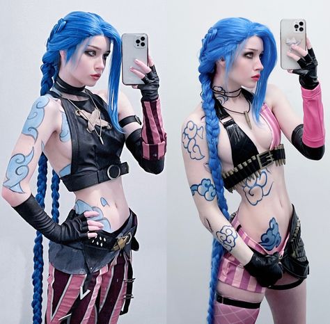 nora 🌱 on Twitter: "arcane jinx vs league of legends jinx https://t.co/GQ3pzPAKy5" / Twitter Nora Fawn, Ashe League Of Legends, Lol Jinx, Cosplay Ideas Women, Jinx Cosplay, Champions League Of Legends, Queen Liz, Arcane Jinx, Snk Cosplay