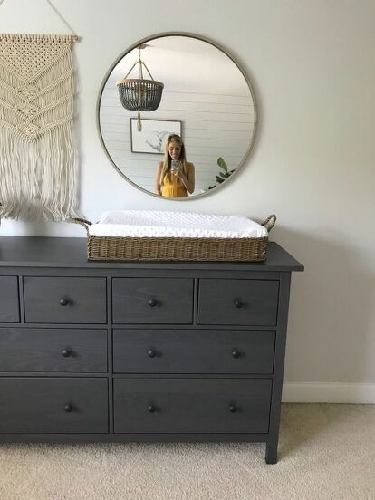 This past Sunday, my SIL and I made an ikea date! I was able to purchase the Hemnes dresser in a dark gray stain, it’s 63 inches long and only $279! Such a steal. I wanted to make it look like nicer quality so I switched out the knobs and I’m obsessed! I ordered the knobs off amazon which was another steal. It’s a 10 minute project, although assembling the dresser was kind of time consuming! Take a look! To get more of an idea if I was on the right track, I did a poll on Instagram an… Ikea Hemnes Dresser Gray, Gray Hemnes Bedroom, Gray Dresser Knobs, Dark Grey Bedroom Dresser, Dark Grey Dresser Bedroom, Grey Dresser Nursery, Dark Grey Dresser Makeover, Grey Hemnes Dresser, Grey Stained Dresser