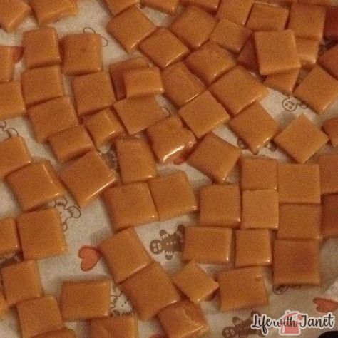 Six Minute Caramels Six Minute Caramel Recipe, Microwave Caramels Recipe, 6 Min Caramels, Homemade Caramel Candy Recipes, Homemade Caramels Candy, 6 Minute Caramels, 6 Minute Caramel Recipe, Caramels Recipe Easy, Melting Caramel Squares