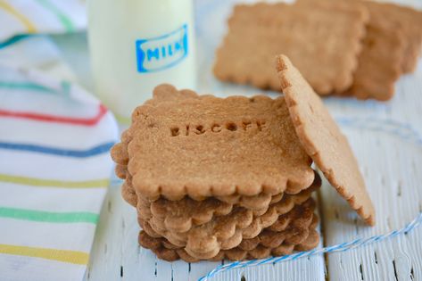 Homemade Biscoff Cookies Biscoff Cookies Recipe, Homemade Biscoff, Biscoff Cookie Recipe, Homemade Cookie Butter, Biscoff Recipes, Bigger Bolder Baking, Baking Cookbooks, Biscoff Cookies, Cookie Butter