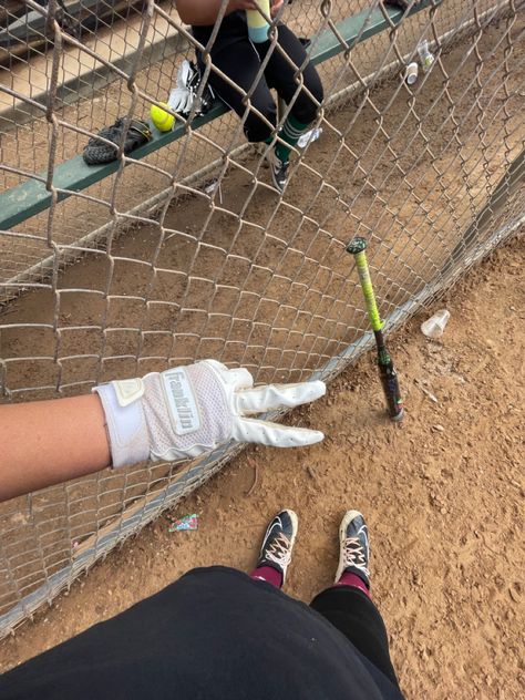 #softball #sports Soft Ball Aesthetic, Highschool Softball, Softball Aesthetic Pictures, Iphone Wallpaper Aesthetic Summer, Spring Iphone Wallpaper Aesthetic, Softball Aesthetic, Wallpaper Aesthetic Summer, Spring Iphone Wallpaper, Pair Skating