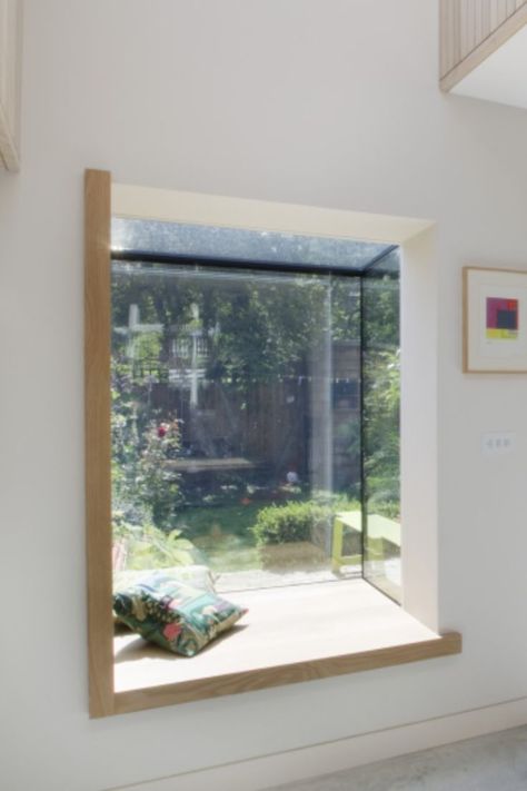 A window seat design with timber base and timber side Modern Window Seat Living Room, Box Window Seat, Window Seat Living Room, Modern Window Seat, Barn Extension, Modern Kitchen Window, Frameless Window, Bench Window Seat, Window Bench Seat