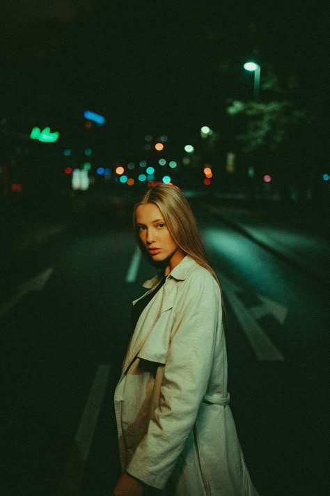 Night Portrait Photography, Night Photography Portrait, Night Street Photography, City Shoot, Night Street, Night Portrait, Photography Themes, 35mm Photography, Creative Photoshoot Ideas