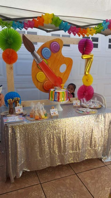 Art And Craft Theme Birthday Party, Artist Party Decorations, Art Themed Birthday Party Ideas Cake, Art Party Backdrop Ideas, Art Birthday Decorations, Kid Paint Party Ideas, Canvas Painting Birthday Party, Arts And Crafts Party Ideas, Kids Paint Birthday Party