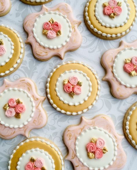 Marbled Cookies, Rosette Cookies, Elegant Cookies, Cookie Wedding Favors, Honey Cookies, Creative Baking, Decorated Sugar Cookies, Cookie Icing, Flower Cookies