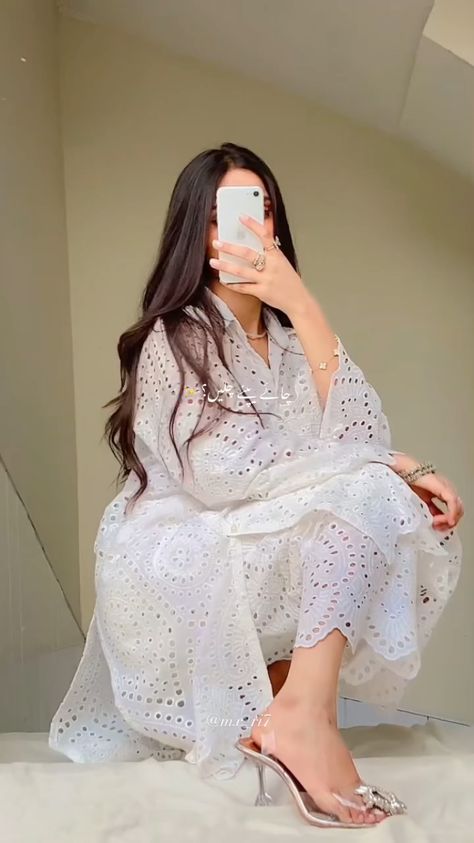 Chicken Curry Dress Design, White Hakoba Kurti, Pakistani White Dress, Maxi Dress Styles, Mirror Dress, Chicken Dress, Stylish Kurtis Design, Latest Dress Design, Pakistani Dresses Casual