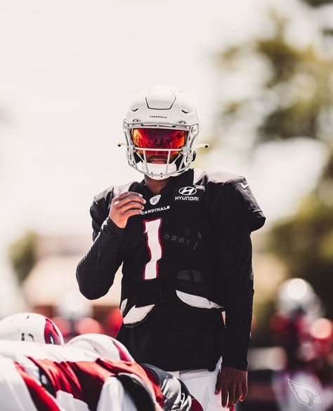 Kyler Murray getting ready for week 3. Love watching this guy Qb Drip, Nfl Photography, Drip Ideas, Football Swag, Football Drip, Kyler Murray, Football Pics, Nfl Player, Nfl Photos