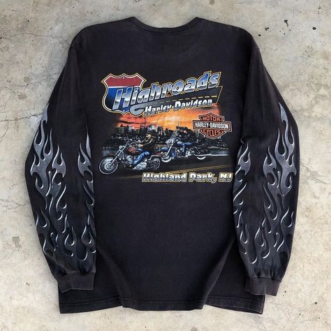 Vintage Harley Davidson Chrome Flame Long sleeve shirt via @chopper_shirt_style Vintage Harley Davidson Shirt Outfit, Biker T Shirts Vintage, Harley Davidson Skull Shirt, Vintage Harley Davidson Shirt, Chevy Camaro Z28, Harley Davidson Long Sleeve Shirt, Harley Davidson Wallpaper, Harley Davidson T Shirts, Vintage Biker