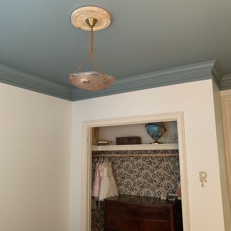 Wood Ceiling Medallion, Diy Wood Ceiling, Ceiling Medallions Diy, English Bedroom, Accent Ceiling, Dark Ceiling, Oval Room Blue, Ceiling Trim, Blue Ceilings