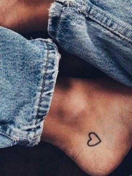 Unique Foot Tattoos For Women, Simple Foot Tattoo, Heart Ankle Tattoo, Ankle Tattoos For Women Anklet, Ankle Tattoo Ideas, Ankle Tattoo For Girl, 42 Tattoo, Tiny Tattoos For Women, Simple Tattoos For Women